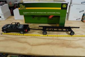 lot 31 image: Ertl John Deere Big Farm Cord Head and Cart Chevy Pickup Toy Set
