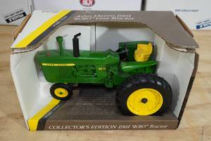 lot 43 image: Ertl John Deere 1961 4010 Tractor 116 Scale Replica