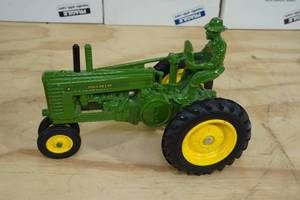 lot 83 image: Ertl John Deere Model A 40th Anniversary Tractor 116 Scale Replica