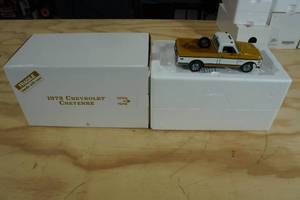 lot 121 image: Danbury Mint 1972 Chevrolet Cheyenne 118 Scale Model
