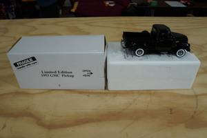lot 125 image: Danbury Mint Limited Edition 1953 GMC Pickup 118 Scale Replica