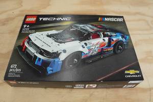lot 130 image: Lego Technic NASCAR Next Gen Chevrolet Camaro 672 Piece Building Set