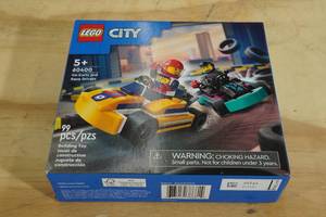 lot 133 image: Lego City Go-Karts and Race Drivers 99 Piece Building Set