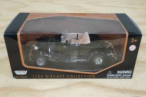 lot 145 image: Motor Max 1932 Ford Convertible 124 Scale Replica
