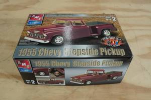lot 169 image: AMT 1955 Chevy Stepside Pickup 125 Scale Model Kit