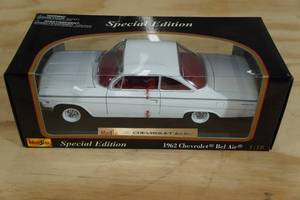 lot 171 image: Maisto 1962 Chevrolet Bel Air 118 Scale Replica