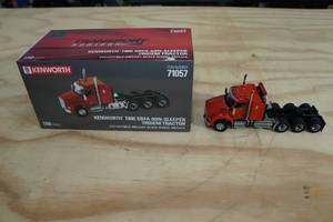 lot 183 image: Diecast Masters Kenworth T880 SBFA 40In-Sleeper Tridem Tractor 150 Scale Replica