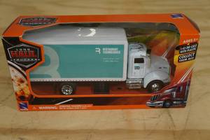 lot 185 image: Long Haul Truckers 143 Scale Replica