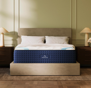lot 20 image: Dreamcloud Premier Luxury Gel Memory Foam 13 Queen Sized Mattress 050525273.20