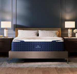 lot 22 image: Dreamcloud Luxury Hybrid Gel Memory Foam 12 King Mattress 050525302.75