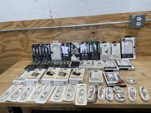 lot 89 image: Lot of Various Phone Accessories