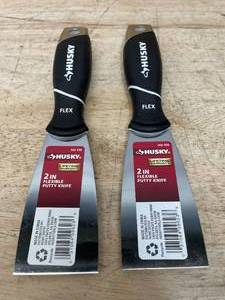 lot 49 image: Lot of 2 - Husky 2 Flexible Putty Knives