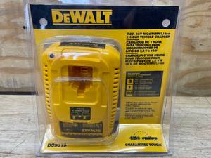 lot 140 image: DEWALT Vehicle Battery Charger Model # DC9319