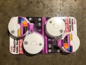 lot 7 image: Lot of Kidde 10-Year Worry-Free Smoke and Carbon Monoxide Detector, Battery Powered with Voice Alarm (2-Pack)  Customer Returns See Pictures