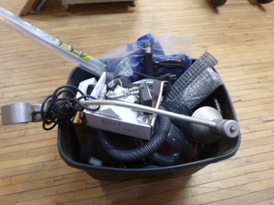 lot 51 image: Garage Items