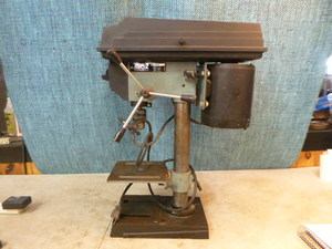 lot 66 image: Delta 8 Bench Drill Press