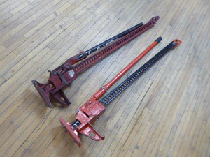 lot 79 image: 2 Hi-Lift Jacks