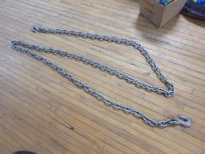 lot 82 image: Safety Chain with Hooks