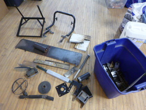 lot 101 image: Miscellaneous Metal Pieces