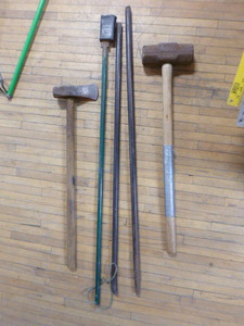 lot 105 image: Garage Tools