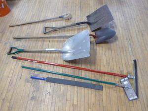 lot 107 image: Garage Tools