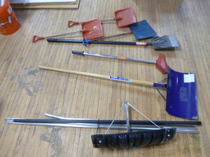 lot 108 image: Snow Removal Tools