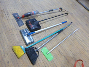 lot 116 image: Floor Cleaning Items
