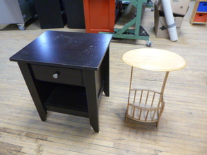 lot 125 image: 2 Small Tables