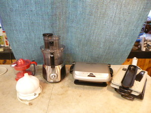 lot 135 image: Small Kitchen Appliances