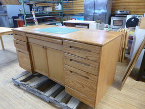 lot 141 image: Horn of American Sewing Cabinet with Fold Down Extension