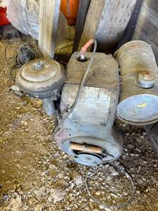 lot 19 image: Wisconsin Engine