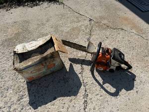 lot 141 image: 2 Solo Chainsaws - 1 New Unassembled in Box