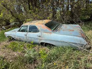 lot 5 image: 1969 Chevrolet Impala 4 Door
