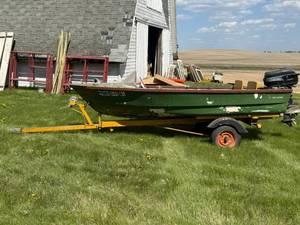 lot 10 image: Sea King Boat, Trailer & Javelin Motor