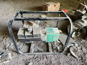 lot 37 image: Coleman Powermate 4000 Watt Generator