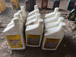 lot 38 image: 12 Quarts Mobil 5W30 Oil