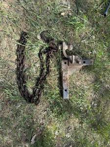 lot 44 image: Adjustable Receiver & Chain
