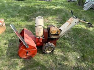 lot 46 image: Snowblower