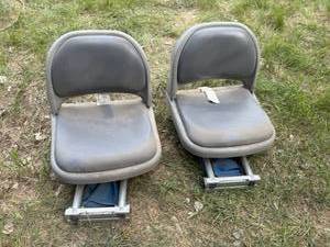 lot 52 image: Boat Seats