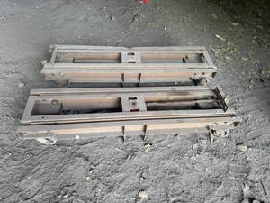 lot 59 image: Long Steel Lifts