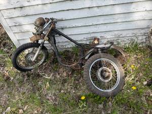 lot 65 image: Motorcycle Frame & Parts