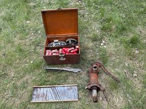 lot 73 image: Hood Emblem, Water Pump & Box of Electronics