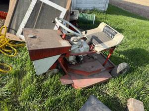 lot 75 image: Ride King Mower