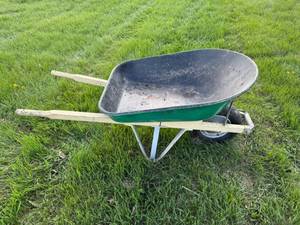lot 83 image: Contractors Wheelbarrow Model 35