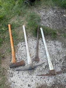 lot 92 image: Pick Axes