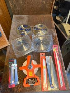 lot 120 image: New Saw Blades, 100 Tape Measure