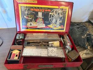 lot 127 image: Vintage Erector Set