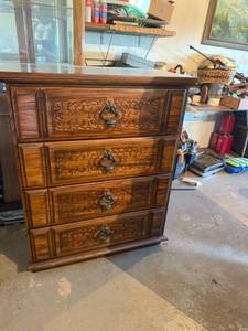 lot 138 image: 4 Drawer Dresser