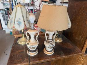 lot 162 image: Lamps