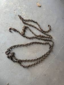 lot 173 image: Chains
